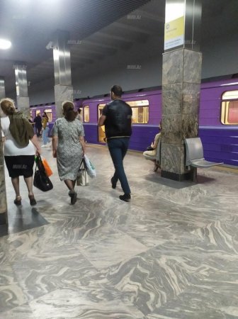 Metro 8 ay sonra fəaliyyətə başladı - İlk FOTOlar